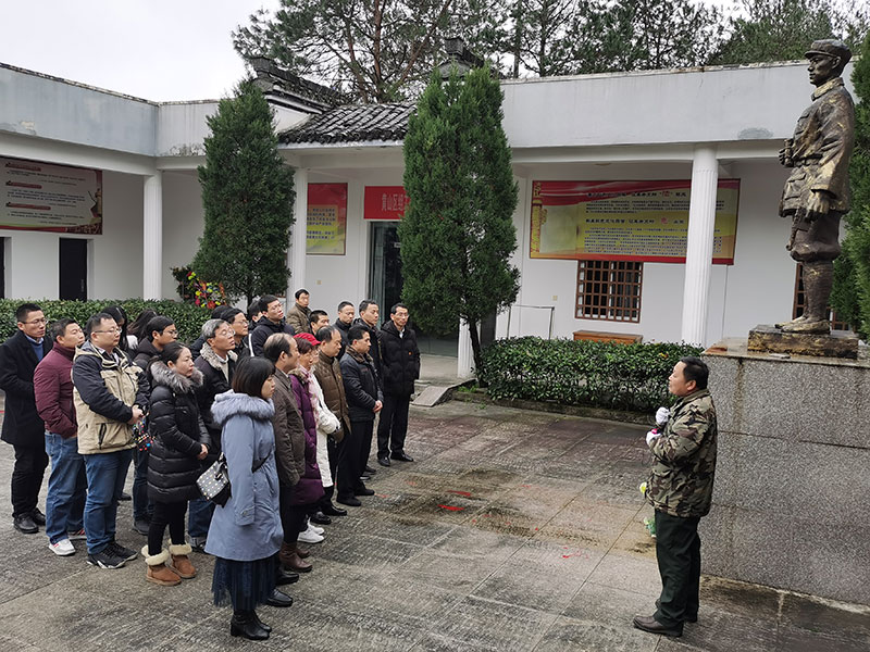 屯溪區(qū)委辦黨支部、屯溪城建投公司黨支部聯(lián)合開展主題黨日共建活動(dòng)